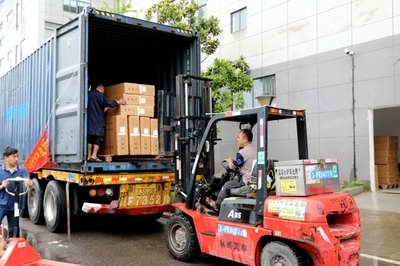 又一突破！首批‘瀘州造’自行車通過跨境電商出口發(fā)運